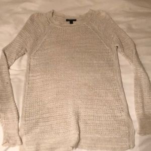 Beige J Crew sweater. Light weight size xs